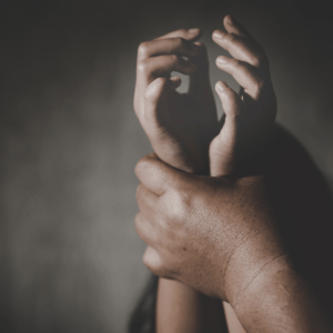 Lire la suite à propos de l’article Violences conjugales en France : prévention, recours et protection des victimes